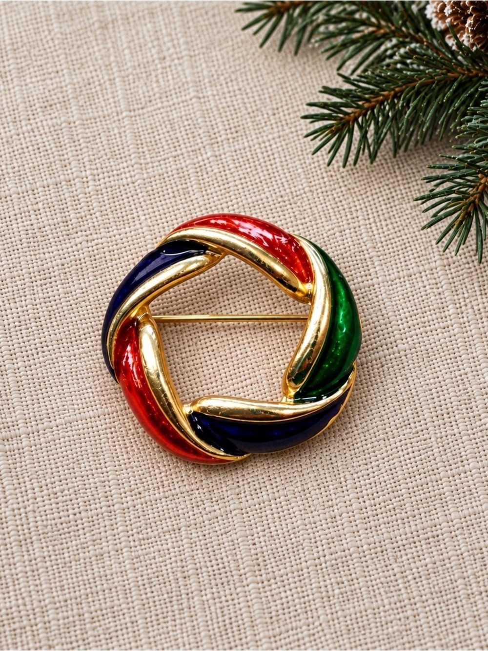 Christmas wreath brooch